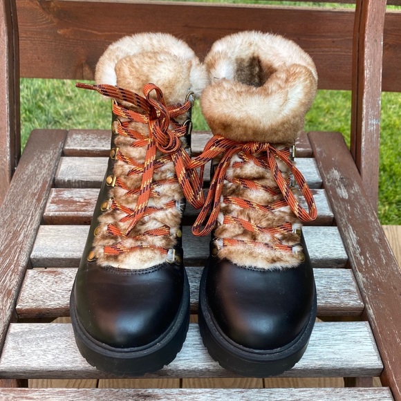 American Eagle Outfitters Sherpa AnkleBoot - Picture 1 of 7